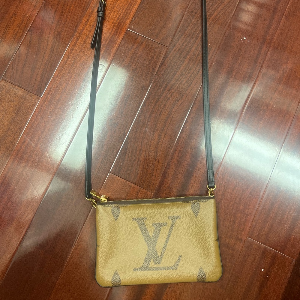 Louis Vuitton Reverse Monogram Giant Double Zip Pochette